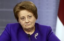 رئيسة وزراء لاتفيا تقدم استقالتها