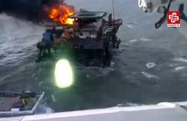 23 personas siguen desaparecidas tras el incendio de una plataforma petrolífera en el mar Caspio