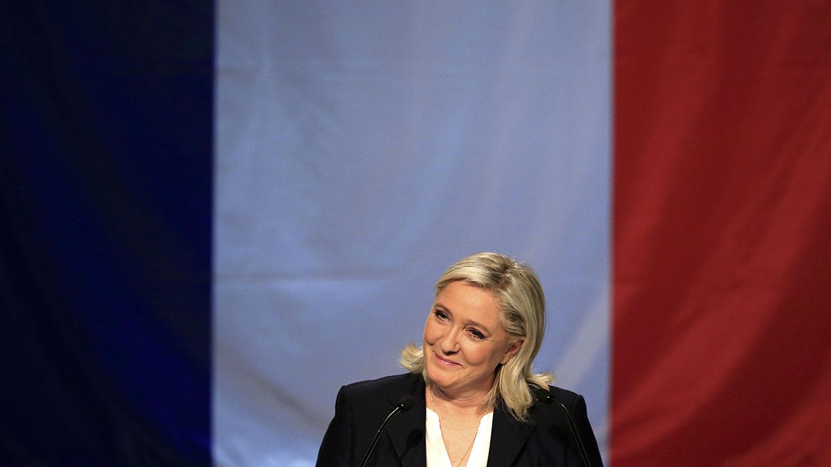 مارین لوپن: نخبگان سیاسی فرانسه فرو می ریزند