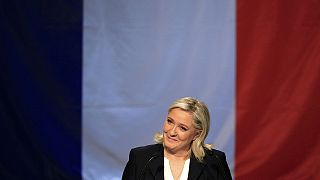 França: Esquerda e direita em busca de estratégias contra Marine Le Pen