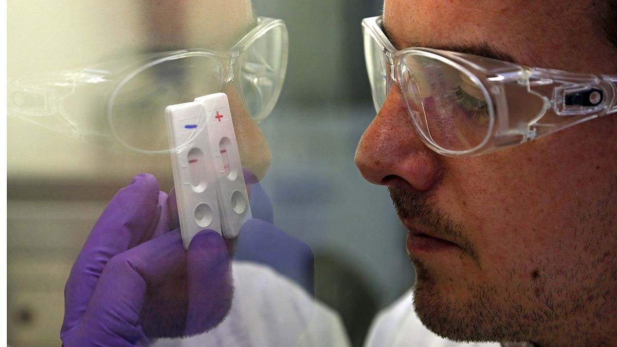 Geheilt und doch krank? Spätfolgen von Ebola-Infektionen kaum erforscht