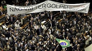 Brazília: felfüggesztették az elnök elleni bizalmatlansági eljárást