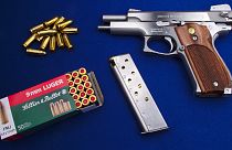 El fabricante estadounidense de armas Smith & Wesson dispara sus ganancias en el segundo trimestre