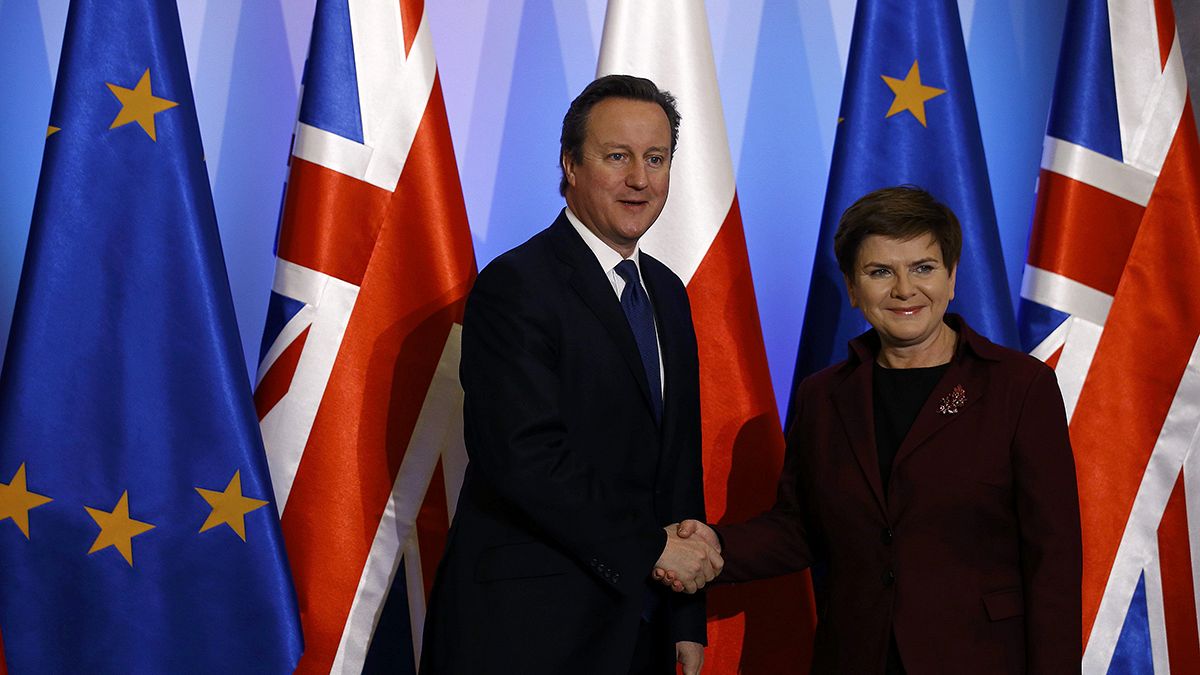 Cameron in Polonia a caccia di consenso su riforma Ue, ma l'accordo resta lontano