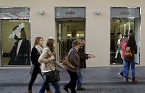 Zara готова одягти покупців на свята