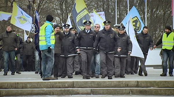 Slovenia: nuove proteste della polizia per l'aumento dei salari Slovenia: nuove proteste della polizia per l'aumento dei salari