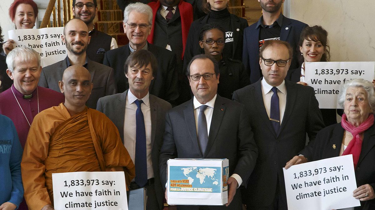 COP21: new draft accord raises hopes of sealing climate deal
