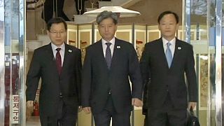 Seoul officials meet with North Korean counterparts to improve relations