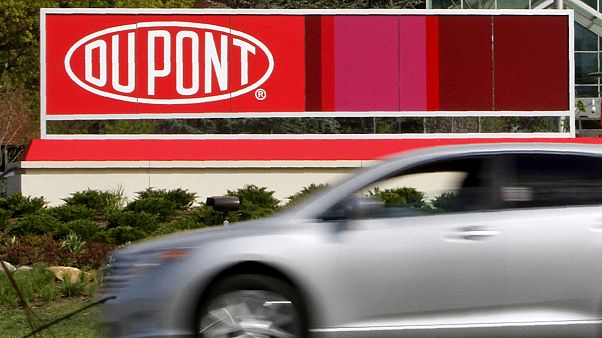 Dow e DuPont, sì alla fusione (e successivo scorporo in tre società) Dow e DuPont, sì alla fusione (e successivo scorporo in tre società)