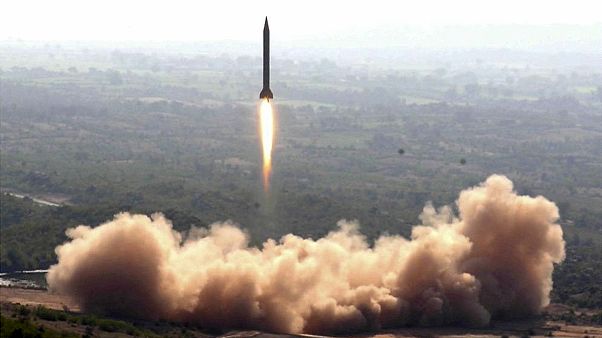 Pakistán prueba un misil con capacidad para albergar carga nuclear Pakistán prueba un misil con capacidad para albergar carga nuclear