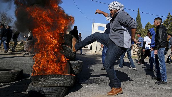 إسرائيل تقتل ثلاثة فلسطينيين بالضفة الغربية وغزة إسرائيل تقتل ثلاثة فلسطينيين بالضفة الغربية وغزة