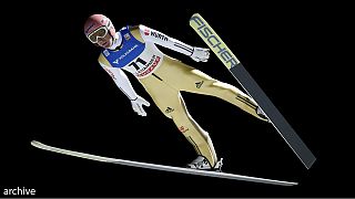 الألماني سيفيرين فروند يسيطر على منافسات القفز التزلجي في روسيا