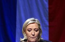 El "sacrificio socialista" aparta al FN del poder regional en Francia