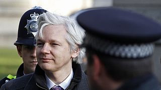 Rechtsabkommen: Assange kann von Schweden verhört werden