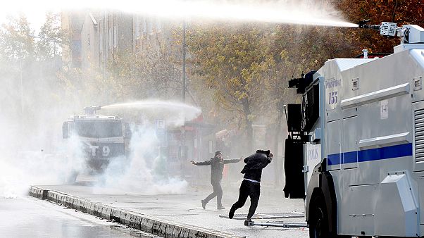 Türkei: Mindestens zwei Tote bei Gefechten in Diyarbakir Türkei: Mindestens zwei Tote bei Gefechten in Diyarbakir
