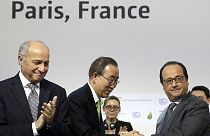 Gigantes do petróleo vão fazer guerra ao acordo de Paris, diz professor britânico