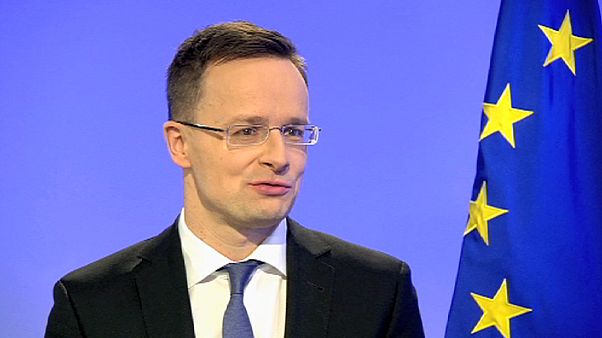 Chefe da diplomacia húngara defende decisões do país em resposta à crise migratória Chefe da diplomacia húngara defende decisões do país em resposta à crise migratória