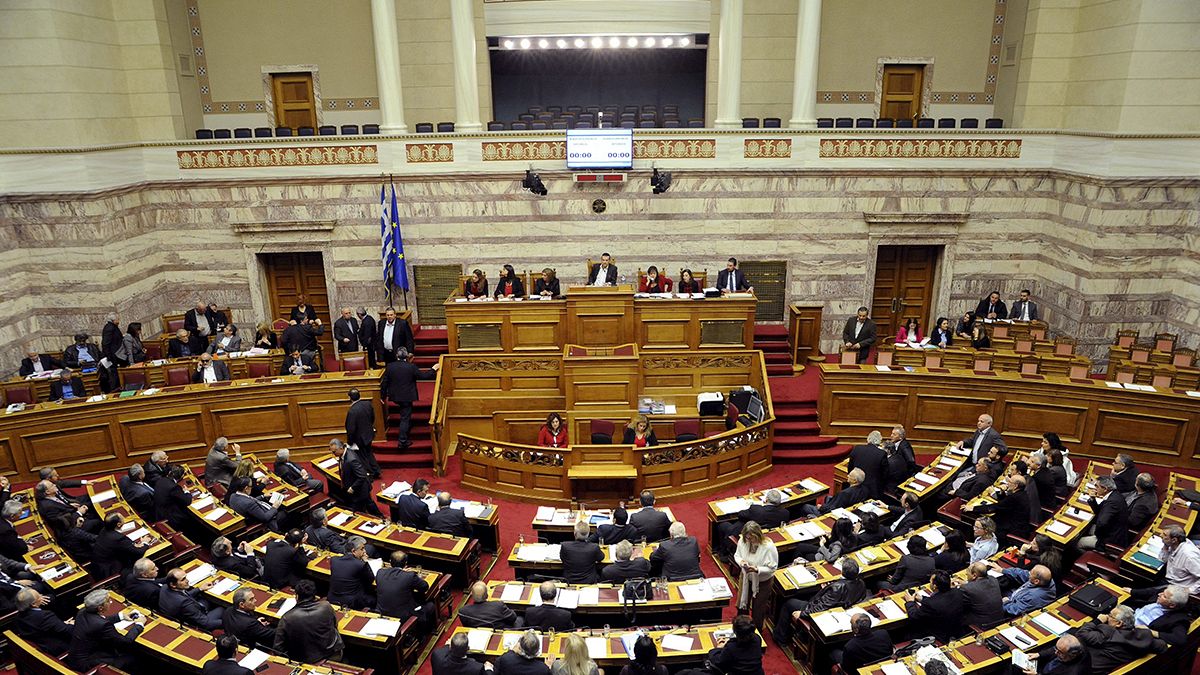 Újabb parlamenti szavazást élt túl a görög kormány