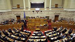 Tsipras behält Mehrheit: Parlament beschließt Reform zu faulen Krediten