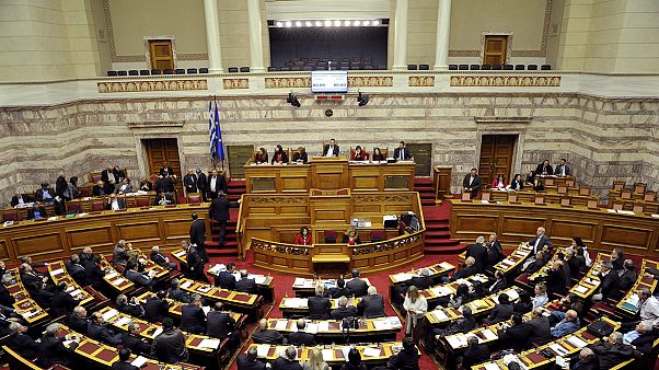 Grécia aprova medidas para desbloquear mil milhões de euros Grécia aprova medidas para desbloquear mil milhões de euros