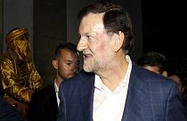 Mariano Rajoy prend un coup de poing lors d'un déplacement électoral