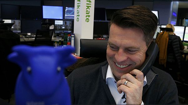 Emelkedéssel reagáltak a tőzsdeindexek az amerikai kamatelemésre Emelkedéssel reagáltak a tőzsdeindexek az amerikai kamatelemésre