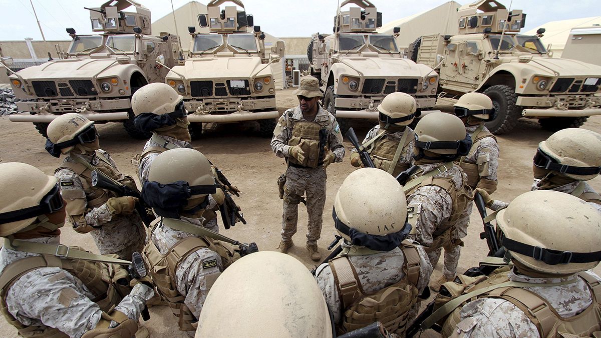 دردسر تازه کامرون؛ شکایت از دولت بریتانیا بابت ارسال سلاح به عربستان