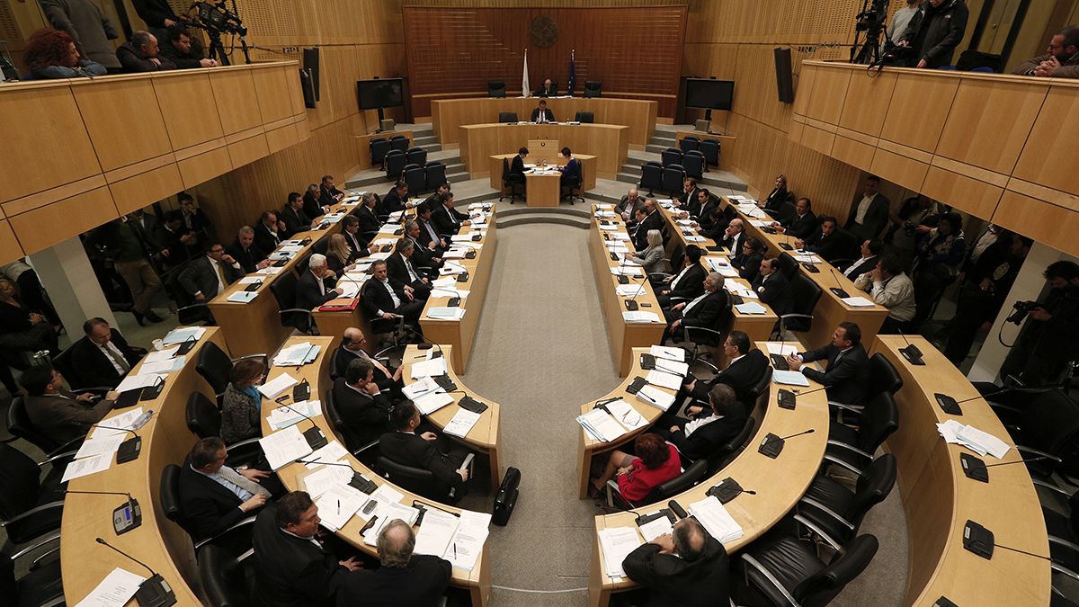Κύπρος: Εγκρίθηκε ο τελευταίος μνημονιακός προϋπολογισμός!