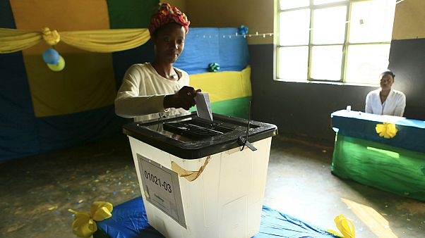 Kagame'ye 2034 yılına kadar başkanlık yolu açıldı Kagame'ye 2034 yılına kadar başkanlık yolu açıldı