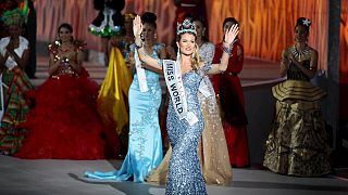 اسبانية تفوز بلقب ملكة جمال العالم لعام 2015