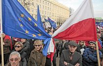 Polonya'da yeni hükümete ülke genelinde protesto