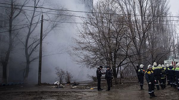 Russia: incendio in un palazzo di Volgograd Russia: incendio in un palazzo di Volgograd