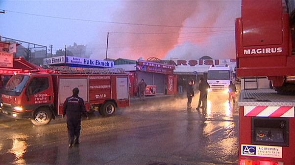 Leégett egy bazár Ankarában Leégett egy bazár Ankarában