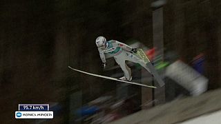 Peter Prevc firma un doblete en el trampolín de Engelberg