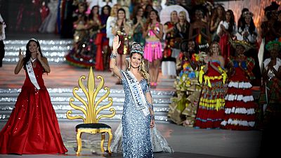 اسبانية تفوز بتاج ملكة جمال العالم 2015