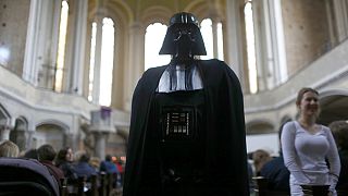 "Il risveglio della forza": da Berlino a Washington tutti pazzi per Star Wars