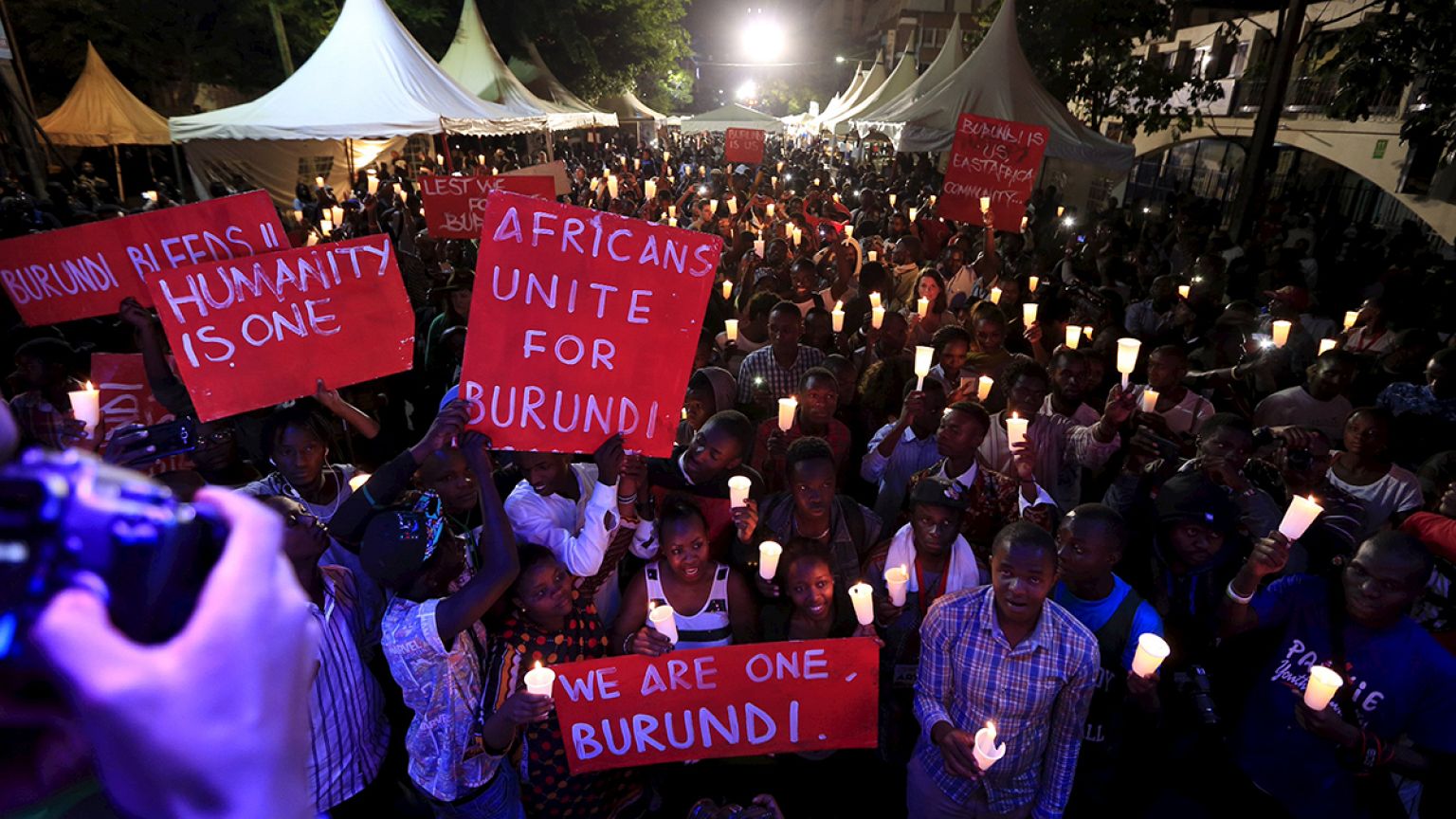 El clima de tensión en Burundi provoca la salida de los primeros residentes extranjeros