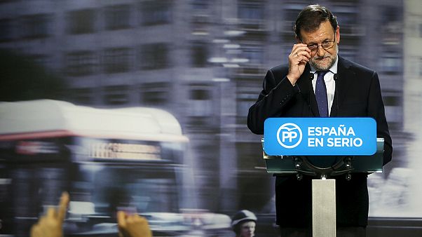 Rajoy diz que só forma governo com partidos que respeitem a "ordem constitucional" Rajoy diz que só forma governo com partidos que respeitem a "ordem constitucional"