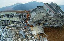 Κίνα: Εντοπίστηκε η σορός ενός άνδρα στα ερείπια των κτιρίων που κατέρρευσαν
