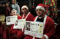 El Gordo: zwei Milliarden, singende Lottofeen und bunte Kostüme für die spanische Weihnachtslotterie