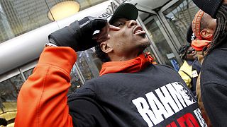 'Black Christmas' marchers demand Chicago mayor quits