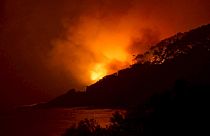 Los incendios forestales destruyen más de un centenar de viviendas en Australia