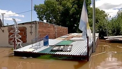 Calles convertidas en ríos en Argentina