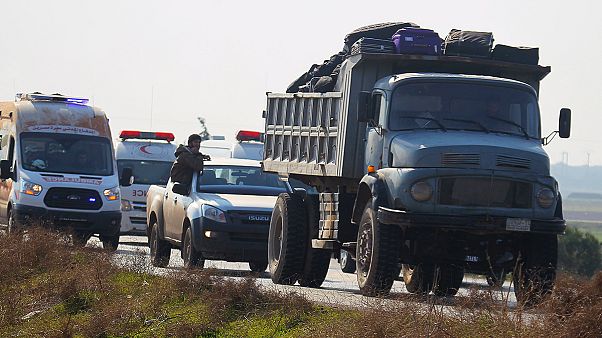 Rebeldes retirados de três localidades sírias no âmbito de acordo com o regime de Assad Rebeldes retirados de três localidades sírias no âmbito de acordo com o regime de Assad