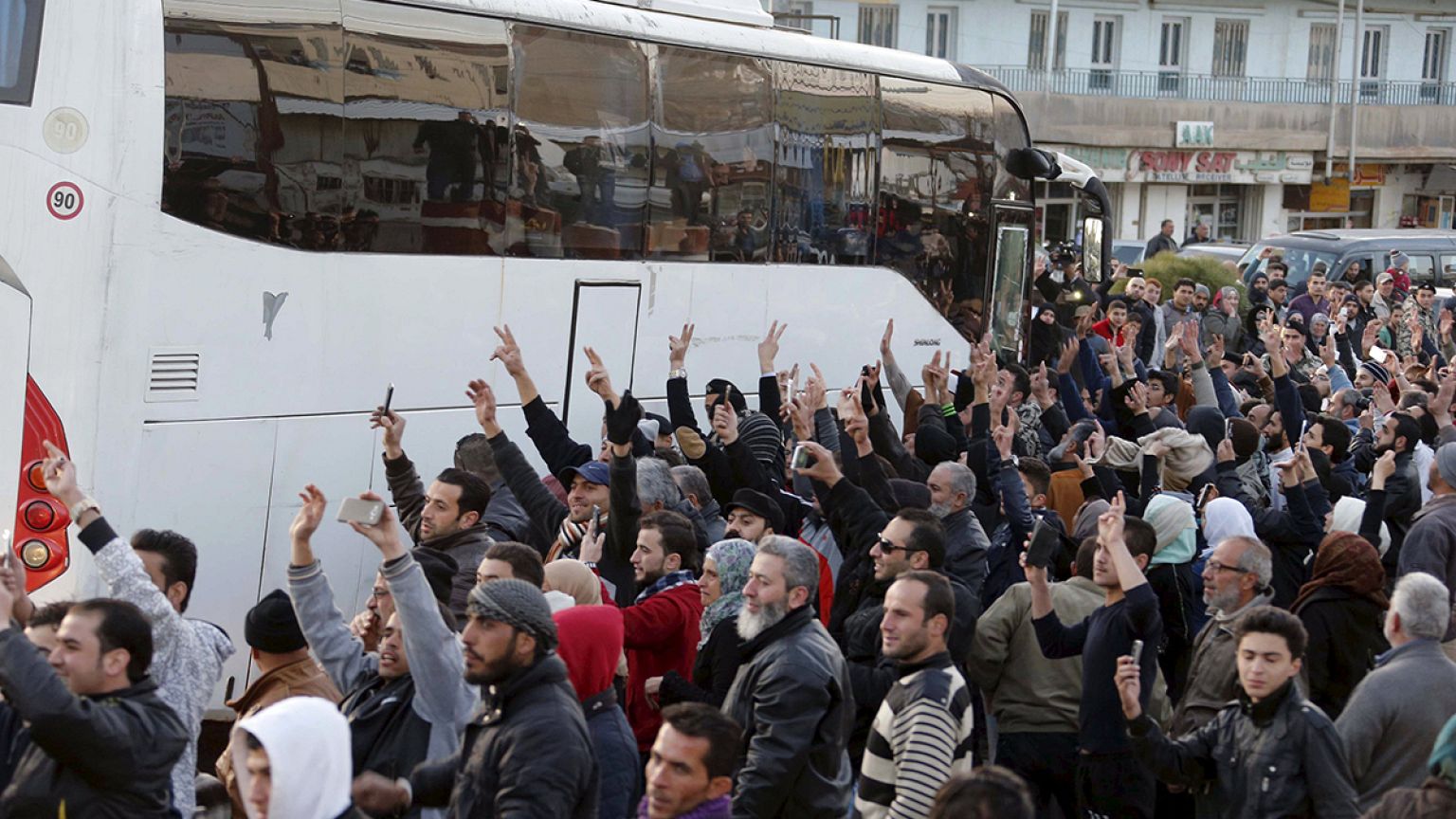 Rebellenaustausch in Syrien: Hoffnung auf mehr Frieden?