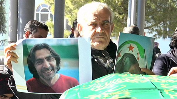 Entierran al comprometido activista y periodista sirio Naji el Jorf Entierran al comprometido activista y periodista sirio Naji el Jorf