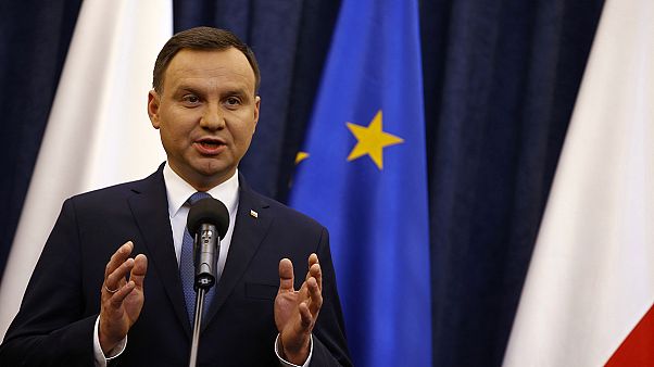 Pologne : le président Duda promulgue la réforme controversée du Tribunal constitutionnel Pologne : le président Duda promulgue la réforme controversée du Tribunal constitutionnel