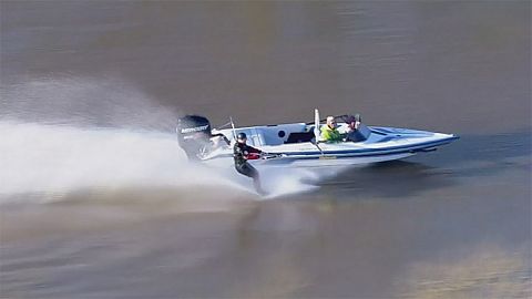 Al mal tiempo ...: esquí acuático en las inundaciones del norte de Inglaterra