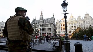 Nochevieja en guardia: despliegue de vigilancia y controles antiterroristas en las capitales europeas
