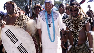 Afrique du sud : le roi de la tribu de Mandela en prison